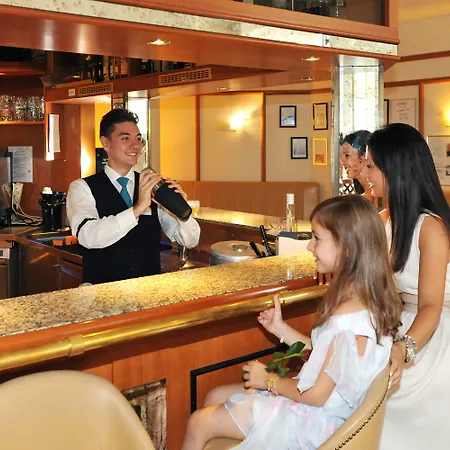 Residenz リンブルガーホフ